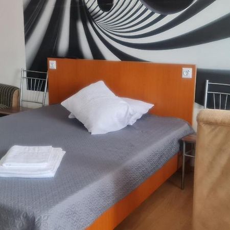 Garsoniera Horezu Apartment Bagian luar foto