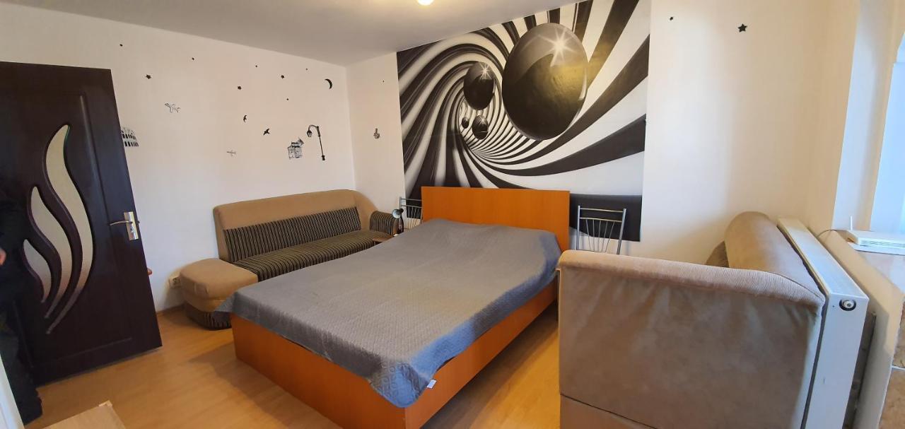 Garsoniera Horezu Apartment Bagian luar foto