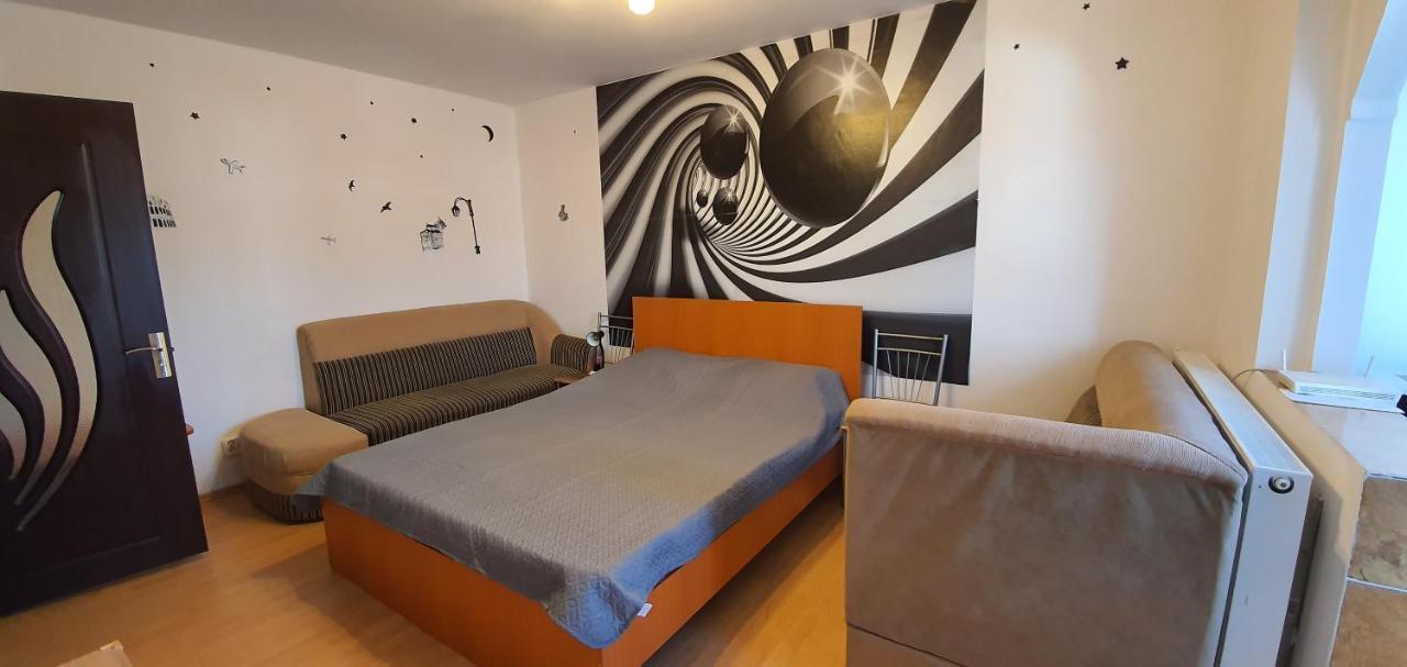 Garsoniera Horezu Apartment Bagian luar foto